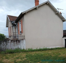 Maison 68 m2 – 1 chambre – terrain 600 m2– garage – dépendances à PUY GUILLAUME (63)