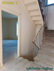 Rare 10-room mansion with land in Thiers (63300)