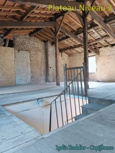 Rare 10-room mansion with land in Thiers (63300)
