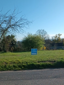 Terrain - 934 m2 - RARE sur PUY GUILLAUME (63290)