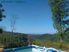 Maison 177 m2 - 6 pièces - 3 Chambres avec vue exceptionnelle à Saint Victor Montvianeix (63550)