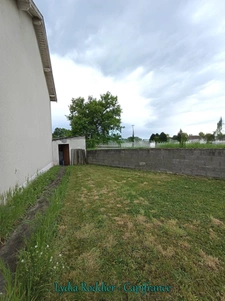 Maison 68 m2 – 1 chambre – terrain 600 m2– garage – dépendances à PUY GUILLAUME (63)