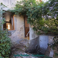 Corps de ferme à vendre 6 pièces - Atelier - Hangar - Dépendances - Terrain 1952 m2 à LACHAUX (63290)