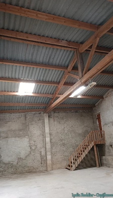 Grange + dépendances sur les hauteurs de Thiers-63300