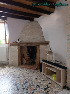 Maison avec 4 chambres – terrain clôturé – deux terrasses - PUY GUILLAUME (63290)