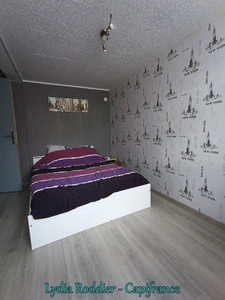 Maison avec 4 chambres – terrain clôturé – deux terrasses - PUY GUILLAUME (63290)