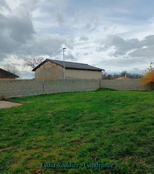Maison avec 4 chambres – terrain clôturé – deux terrasses - PUY GUILLAUME (63290)