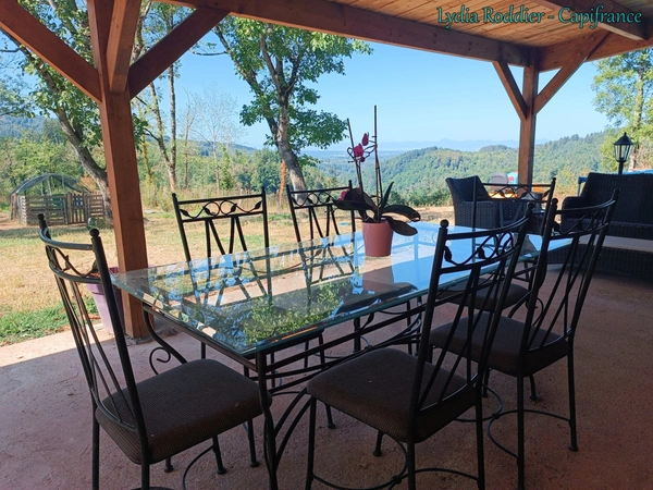 Maison avec vue exceptionnelle - 177 m2 - 6 pièces - 3 Chambres - grange à Saint Victor Montvianeix (63550)