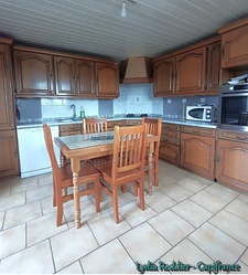 Maison avec 4 chambres – terrain clôturé – deux terrasses - PUY GUILLAUME (63290)