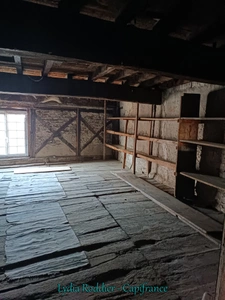 Maison à colombage - 240 m2 à rénover sur 5 niveaux à Maringues-63350