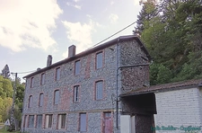 Ensemble immobilier à 5 minutes de l'autoroute A89-LA MONNERIE-LE MONTEL (63650)