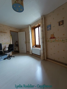 Maison avec 4 chambres – terrain clôturé – deux terrasses - PUY GUILLAUME (63290)