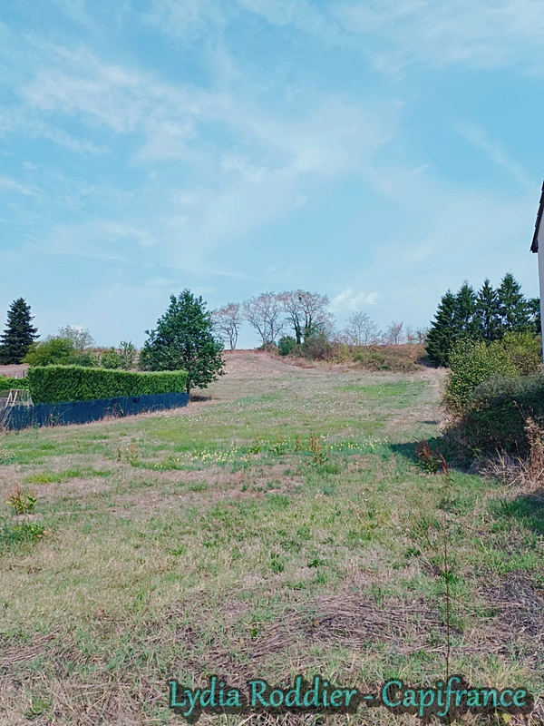 Terrain 2710 m2 LIMONS (63290)
