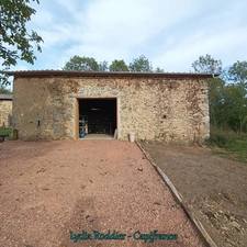 Maison avec vue exceptionnelle - 177 m2 - 6 pièces - 3 Chambres - grange à Saint Victor Montvianeix (63550)