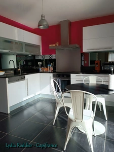 Maison plain-pied - 5 pièces - terrain 5000 m2 LUZILLAT (63350)
