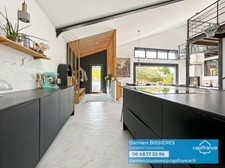 Architect-designed house with exceptional volumes, close to the village of Vertou - 4 bedrooms - Swimming pool - Exclusive 