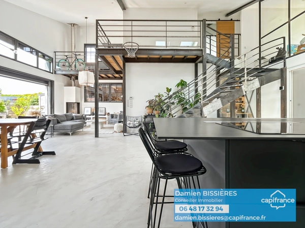 Maison d'architecte aux volumes exceptionnels, proche du bourg de Vertou - 4 chambres - Piscine - Exclusivité 