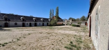 Exceptionnel château XV-XVI et XIXe avec son hameau et ses 108 hectares avec possibilité d’acheter 200ha attenants supplémentaires.
