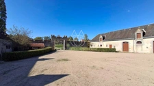 Exceptionnel château XV-XVI et XIXe avec son hameau et ses 108 hectares avec possibilité d’acheter 200ha attenants supplémentaires.