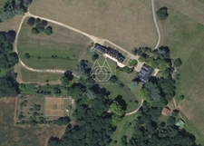 19th century castle with a 75 ha park, located in the immediate vicinity of Poitiers.