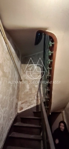 Rénovez cette maison de 143 m2 avec dépendances et deux jardins dans Tours.