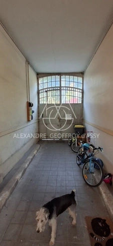 Rénovez cette maison de 143 m2 avec dépendances et deux jardins dans Tours.