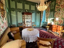 Superb 13th century castle 1 hour 45 minutes from Montparnasse and 2 hours from Paris by car.