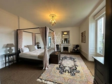 Maison à vendre 11 pièces  a 305 min de Limoges. Venez avec votre brosse à dents...