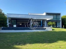 Exceptionnel à proximité de Royan. Villa avec une vue panoramique sur mer.