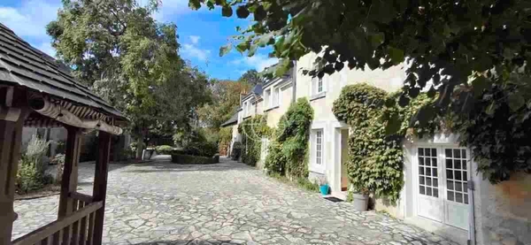 Entre Tours et Amboise, découvrez un moulin du XVIe siècle au cadre exceptionnel sur 3.4ha.