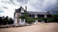 Château à 10 min de Tours de 500m2 sur un magnifique parc de 5ha.
