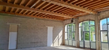 Château du XVIIIème à 1h10 de Paris. Conçu pour accueillir activités professionnelles et vie familiale indépendante.