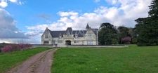 Château/vignoble d’appelation “Saumur” rénové. Idéal pour mariages et évènementiel.