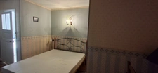 Château du XVIIIème à 1h10 de Paris. Conçu pour accueillir activités professionnelles et vie familiale indépendante.