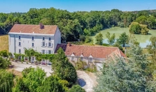 Charmant moulin à 25 min de Tours construit en 1550 sur 9,9ha