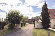 Ferme du 17eme sur 4,2ha à Sainte Maure de Touraine: Mariage/Evènementiel: Opportunité d'investissement unique!