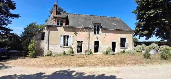 Superbe Château du XIXe avec 1km de rivière, rénové à 10min de Blois sur 63ha.