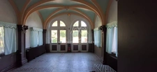 Château du XVIIIème à 1h10 de Paris. Conçu pour accueillir activités professionnelles et vie familiale indépendante.