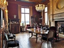 Majestueux château de style Renaissance perché sur un rocher en Suisse Normande.