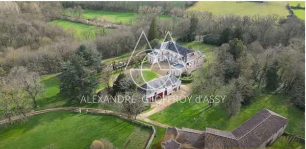 Château XIX° à vendre dans la Vienne à 2h de Paris.