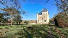 Château du XIXème à vendre en Haut-Anjou sur 20 Hectares