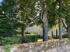 Superb 13th century castle 1 hour 45 minutes from Montparnasse and 2 hours from Paris by car.