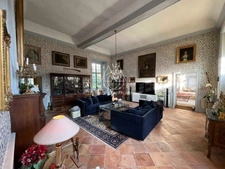 Superb 13th century castle 1 hour 45 minutes from Montparnasse and 2 hours from Paris by car.