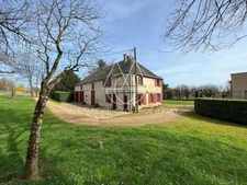 19th century castle for sale in Vienne, 2 hours from Paris.