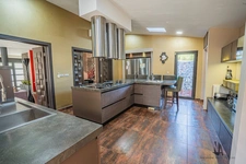 Villa contemporaine – 10 pièces – env. 300 m² – piscine – spa