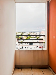 🔥 À VENDRE – T3 TRAVERSANT AVEC DOUBLE VARANGUE – SAINTE-CLOTILDE 🔥