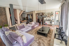 Villa contemporaine – 10 pièces – env. 300 m² – piscine – spa