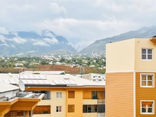 🔥 À VENDRE – T3 TRAVERSANT AVEC DOUBLE VARANGUE – SAINTE-CLOTILDE 🔥