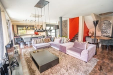 Villa contemporaine – 10 pièces – env. 300 m² – piscine – spa