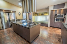 Villa contemporaine – 10 pièces – env. 300 m² – piscine – spa